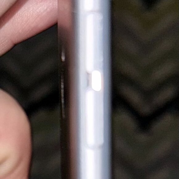 iPhone 6s – 64GB Black | Great Condition + Charger - Picture 2 of 3